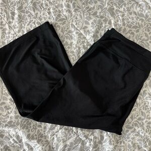 Gap body workout capris L black